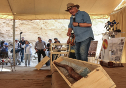 زاهي حواس يعلن اكتشاف المدينة الذهبية المفقودة في الأقصر