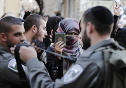 الاحتلال الاسرائيلى يعيق وصول المصلين للمسجد الأقصى