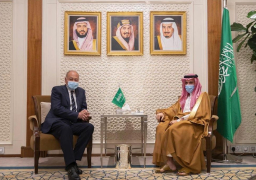 ابو الغيط يلتقي وزير الخارجية السعودي بالرياض ويندد بالهجوم العراقى