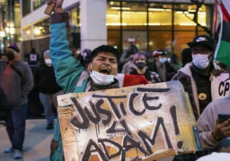 احتجاجات في شيكاغو إثر مقتل صبي لاتيني على يد شرطي