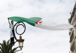 الجزائر تتراجع عن قانون سحب الجنسية .. بعد الضجة التي أثارها