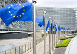 المفوضية الأوروبية تستعد لجمع 800 مليار يورو لتمويل التعافي من وباء كورونا