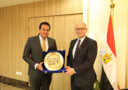 وزيرالتعليم العالي يبحث آليات التعاون العلمي مع السفير الكندي بالقاهرة