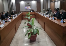 “الدواء المصرية” تبحث سبل تطوير صناعة المستلزمات الطبية