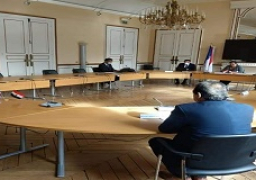 وزير التعليم العالي يلتقي نظيره الفرنسي في باريس لبحث سبل التعاون