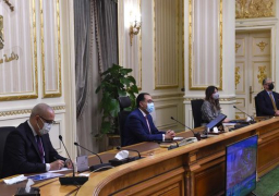 رئيس الوزراء يستعرض التصورات المقترحة لتطوير منطقة الفسطاط