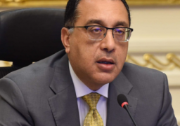 رئيس الوزراء يتفقد مركز لقاحات كورونا الرئيسي بأرض المعارض