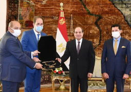 بالصور : الرئيس عبد الفتاح السيسي اليوم السيد مصطفى براف، رئيس اتحاد اللجان الأولمبية الوطنية الأفريقية “الأنوكا”ويتسلم وسام الاستحقاق الخاص من اللجنة الأولمبية الأفريقية