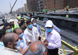 صور..وزير النقل يتابع معدلات تنفيذ أعمال تطوير وتوسعة الطريق الدائري