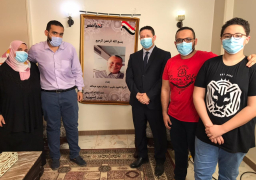 أسر شهداء الأطقم الطبية يتسلمون هدايا الرئيس السيسي بمناسبة عيد الفطر