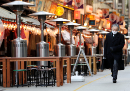 اليابان تعلن توسيع نطاق حالة الطوارئ المتعلقة بفيروس كورونا