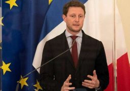 باريس تطلب من واشنطن التدخل لـ”وقف التصعيد” بين اسرائيل وفلسطين