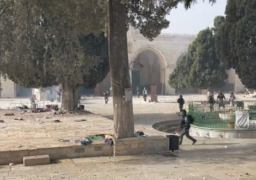 تجدد المواجهات صباحاً في باحات الأقصى عقب اقتحام القوات الإسرائيلية