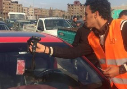 سحب 5111 رخصة سيارة لعدم تركيب الملصق الإلكترونى خلال 24 ساعة