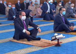 الرئيس السيسي يؤدي صلاة عيد الفطر في مسجد الماسة بالعلمين الجديدة