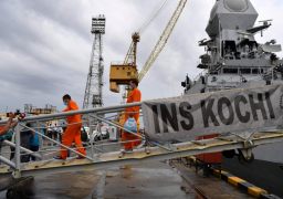 مصرع 22 شخصا وفقدان 51 آخرين إثر غرق بارجة نفط غربي الهند