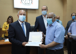 وزير النقل يكرم 36 من العاملين بالسكة الجديد ويوكد: لا مكان لمتهاون