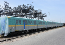 وزير النقل يعلن وصول قطار مترو الأنفاق التاسع من كوريا الجنوبية