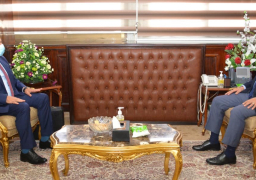 شعراوى يتابع مع محافظ أسوان مستجدات المشروع القومى لتطوير الريف