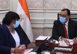 رئيس الوزراء يتابع مع وزيرة الثقافة ملفات عمل الوزارة