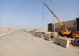 “الإسكان”: تقدم بمشروعات الطرق المؤدية لمحطات القطار الكهربائي
