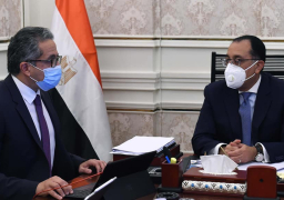 رئيس الوزراء يتابع مع وزير السياحة والآثار عددا من ملفات عمل الوزارة