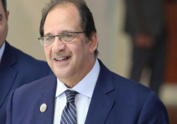 اللواء عباس كامل يصل الى العاصمة الليبية لتعزيز التعاون المشترك