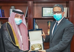 العناني يناقش مع وزير التجارة السعودي تنشيط السياحة بين البلدين