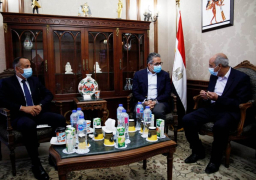 العناني يبحث مع سفير فرنسا تزيادة السياحة الوافدة والتعاون الثقافي