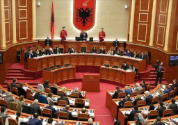 البرلمان الألباني يبدأ في إجراءات اتهام الرئيس إيلير ميتا بالتقصير