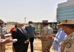 رئيس الهيئة الهندسية والخشت يتفقدان المعهد القومي للأورام الجديد