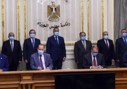 رئيس الوزراء يشهد توقيع عقد لتعديل 2262 أتوبيساً تابعة للنقل العام للعمل بالغاز الطبيعي بدلاً من السولار