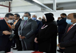 بالصور .. رئيس الوزراء يفتتح مصنع “مينترا” لإنتاج الأحذية والحقائب الرياضية في المنطقة الحرة بمدينة نصر