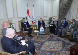 وزير النقل يبحث مع السفير الألماني وقيادات سيمنز دعم التعاون المشترك