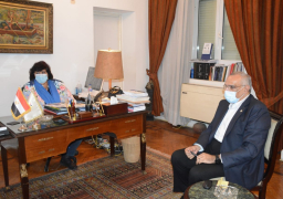 وزيرة الثقافة خلال لقائها برئيس الجهاز القومي للتنسيق الحضاري .. تتابع الرؤية العامة لمسار العائلة المقدسة وتوجه باطلاق مسابقة لاعادة صياغة الرؤية الجمالية بالميادين طبقا للمعايير الدولية