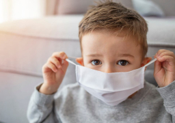ديلي ميل تحذر: “الكمامات” خطر على صحة طفلك