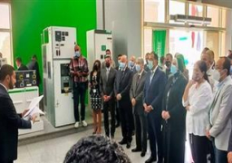 رئيس الوزراء يتفقد مصنع شنايدر إليكتريك ويستمع لشرح تفصيلى حول العمل به