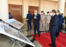 بالفيديو والصور.. السيسي يتابع عقب صلاة العيد الموقف التنفيذي والإنشائي لمدينة الفنون بالعلمين الجديدة