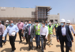 وزير النقل والسفير الصيني يتفقدان مواقع العمل بمشروع القطار الكهربائي