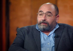 أحمد الجندي يعقد جلسات استعدادا لبدء تصوير “أنتيم مراتي” في أغسطس