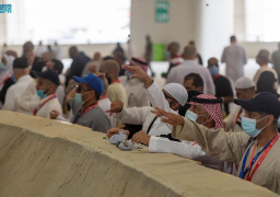 حجاج بيت الله الحرام في ثان أيام التشريق يبدأون رمي الجمرات الثلاث