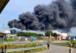 انفجار في موقع لشركة كيماويات في “ليفركوزن” غربي ألمانيا.. والسلطات تعتبره “خطرا شديدا”