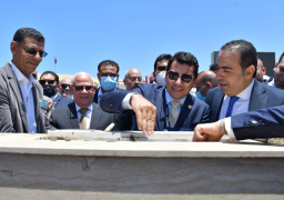 وزير الرياضة ومحافظ بورسعيد يضعان حجر أساس استاد النادي المصري