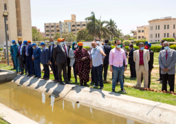 وزير الرى يستقبل نائب رئيس جنوب السودان فى رحلة نيلية