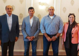 وزير الرياضة يكرم حاتم قنديل بعد رحلته من أسوان لدمياط بالقارب