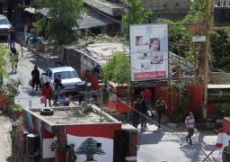 جرحى في إشتباكات مسلحة في مخيم عين الحلوة بلبنان