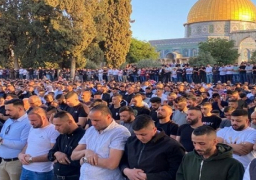 أكثر من مئة ألف مصل يؤدون صلاة عيد الأضحى بالمسجد الأقصى