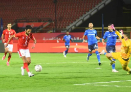 الأهلي يسعى لمصالحه جماهيره واستعادة الانتصارات أمام سموحة الليلة