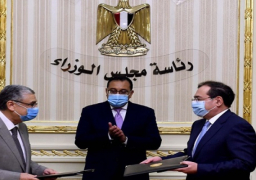 رئيس الوزراء يشهد توقيع بروتوكول تعاون بين الشركة القابضة لكهرباء مصر والهيئة المصرية للبترول
