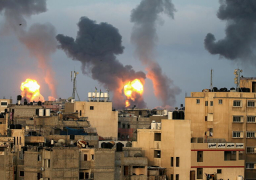 غارات إسرائيلية تستهدف مواقع لحماس في قطاع غزة